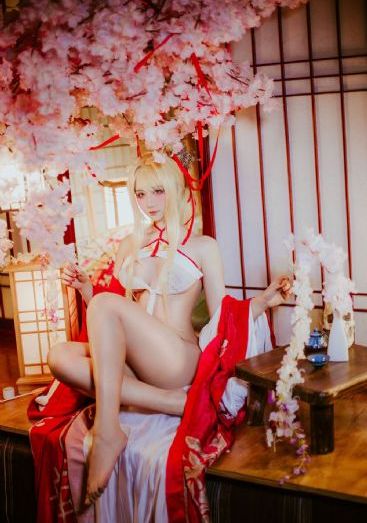 放荡的护士乳在办公室揉电影-高清预告韩国电影在线