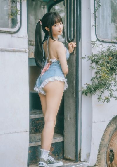 美女免费高清一级-高清版日韩电影在线