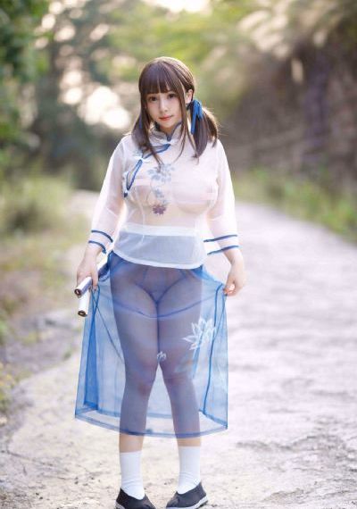 巨胸爆乳美女露双奶头挤奶-高清加长版青柠影院